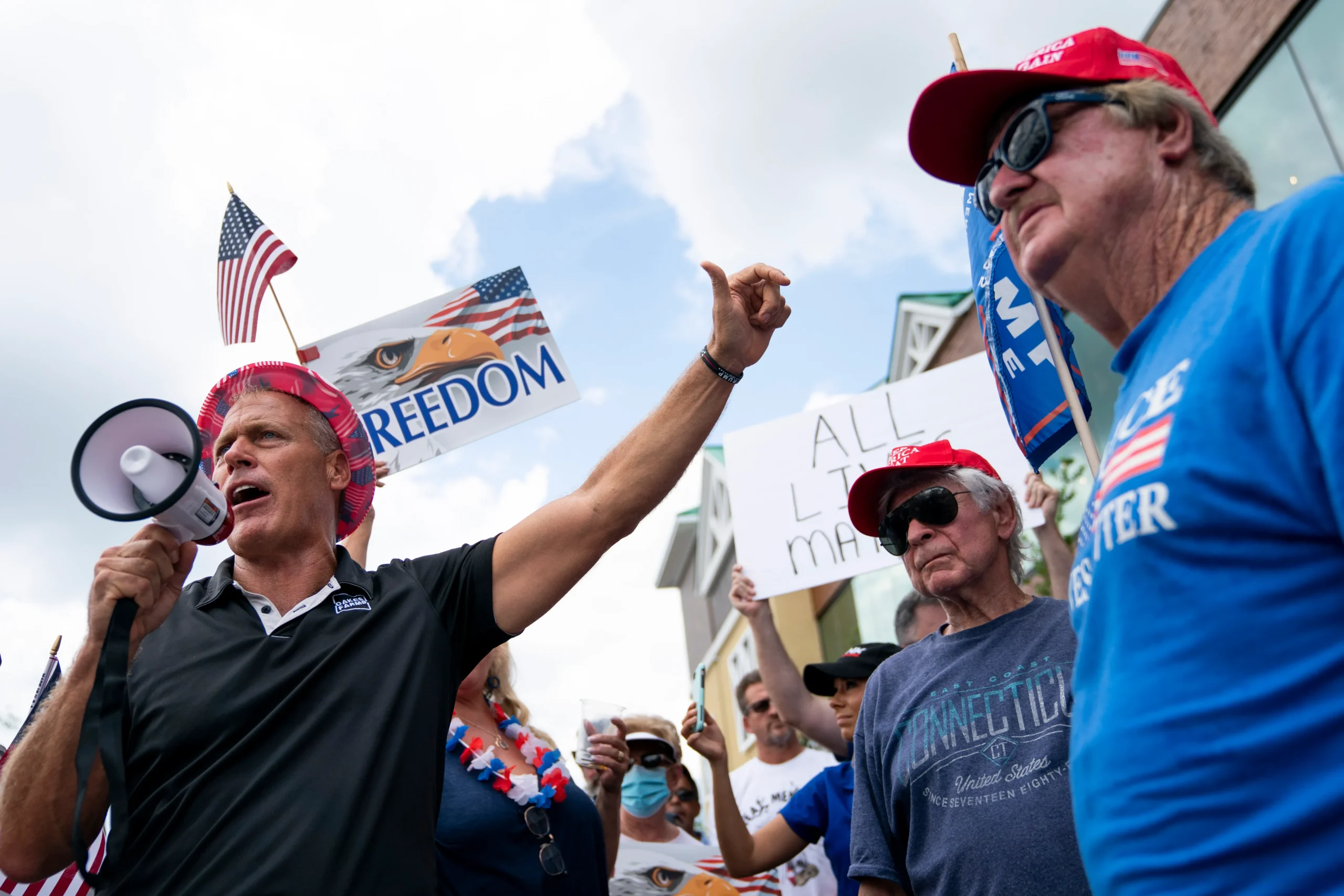 Alfie Oakes: A Champion of Organic Farming and Family-Owned Businesses